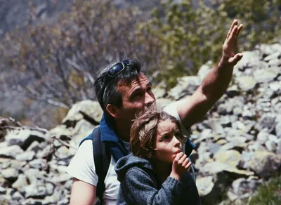 Discover the Difference: 🏔️🚶‍♀️Beda Hiking dan Trekking - Which One is Right for You? 🤔